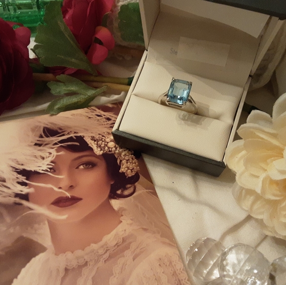 VINTAGE 925 SOLID STERLING, GENUINE 6CT. EMERALD CUT BLUE TOPAZ RING, SIZE 8 - Picture 3 of 17